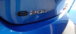 Peugeot e-208 completo