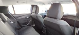 Peugeot e-208 completo