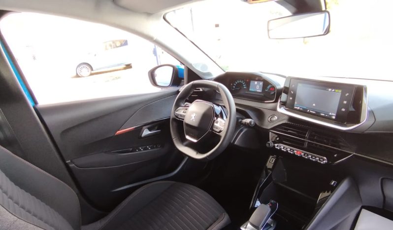 Peugeot e-208 completo