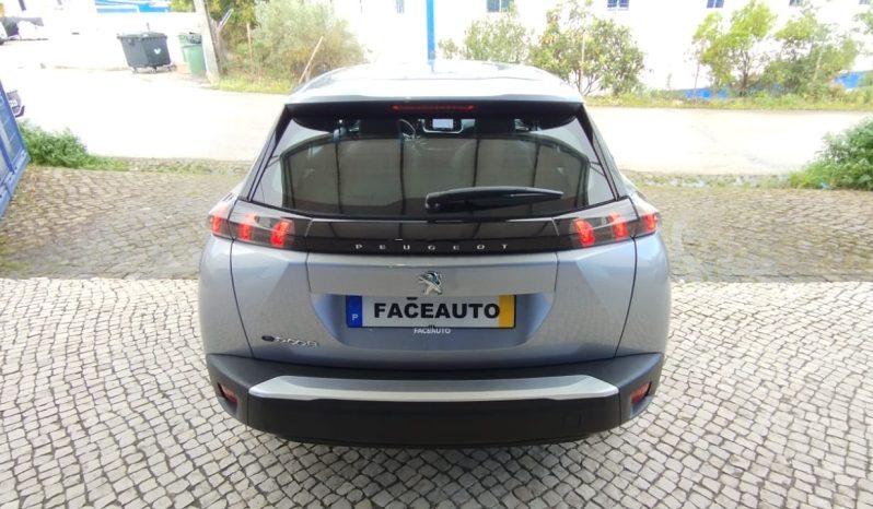 Peugeot e-2008 completo