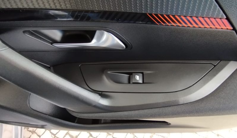 Peugeot e-2008 completo