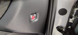 Peugeot e-2008 completo