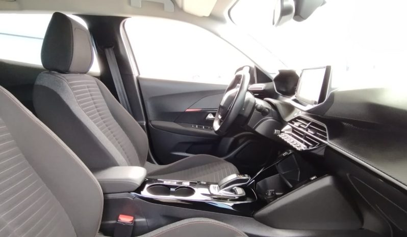 Peugeot e-2008 completo