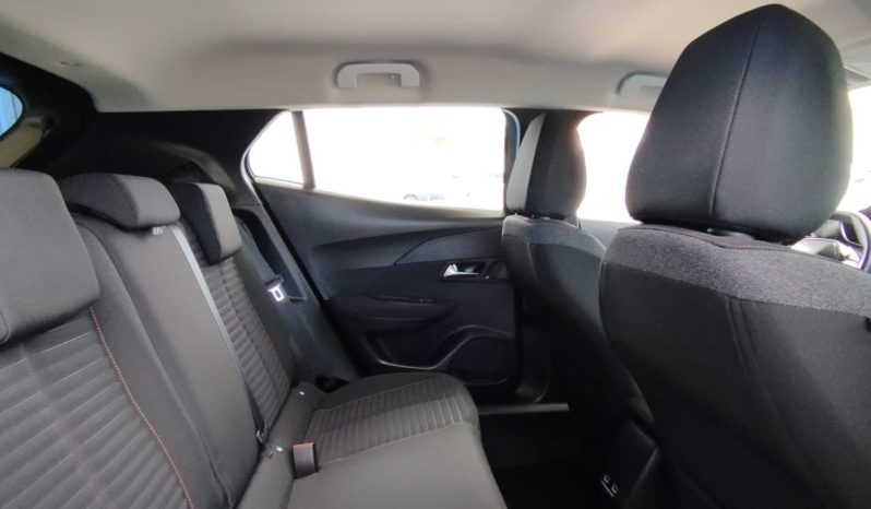 Peugeot e-2008 completo
