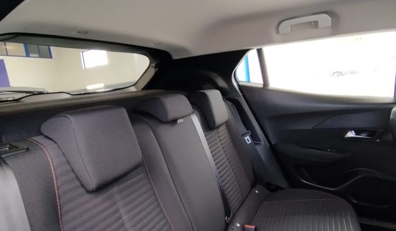 Peugeot e-2008 completo