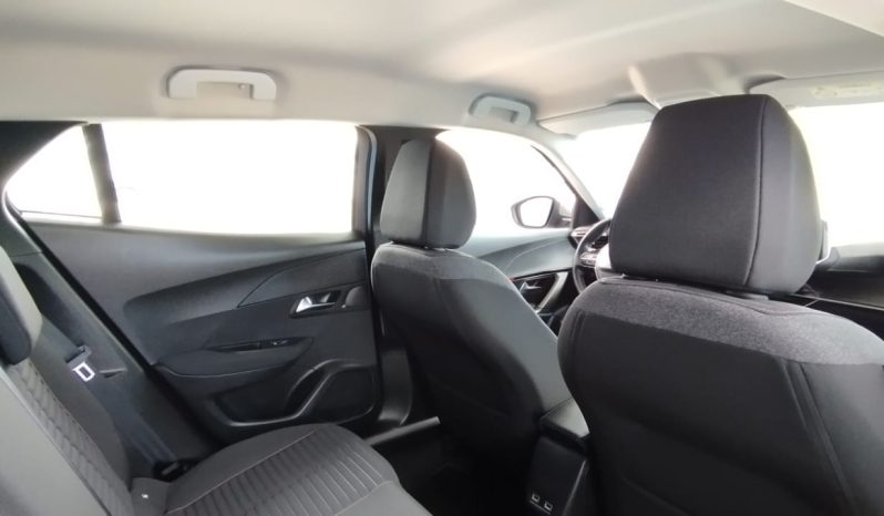 Peugeot e-2008 completo
