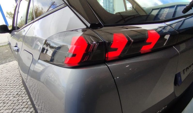 Peugeot e-2008 completo