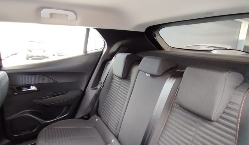 Peugeot e-2008 completo
