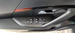 Peugeot e-2008 completo