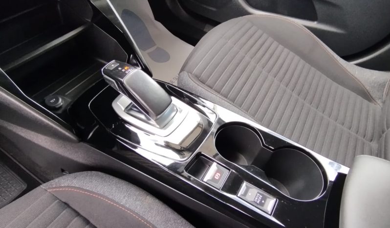 Peugeot e-2008 completo