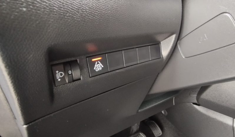 Peugeot e-2008 completo