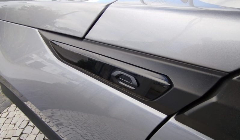 Peugeot e-2008 completo