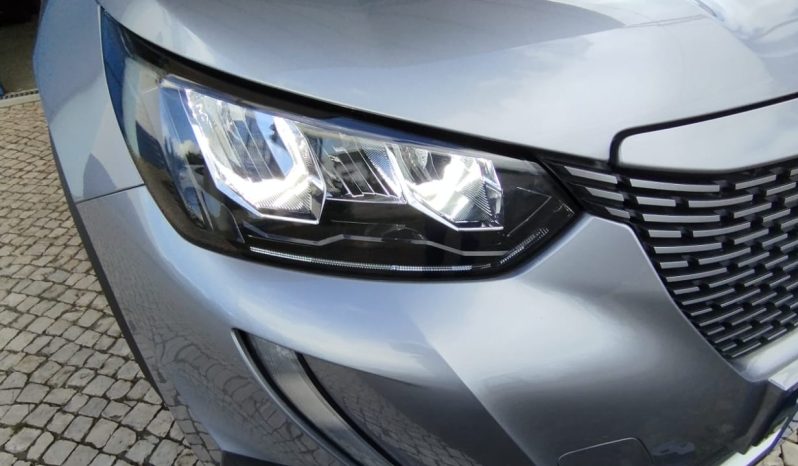 Peugeot e-2008 completo