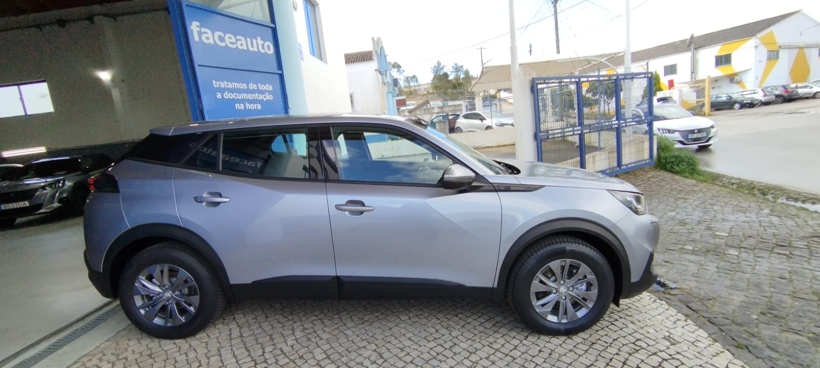Peugeot e-2008