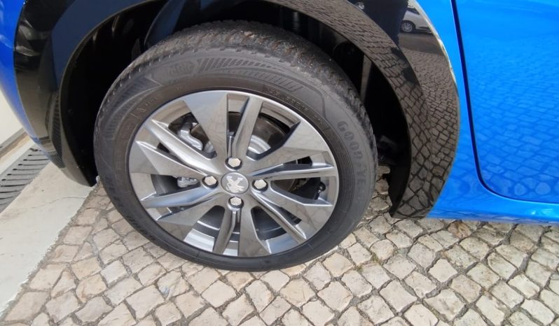 Peugeot e-208 completo