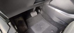 Peugeot e-208 completo
