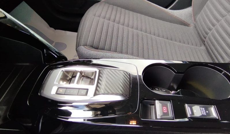 Peugeot e-208 completo