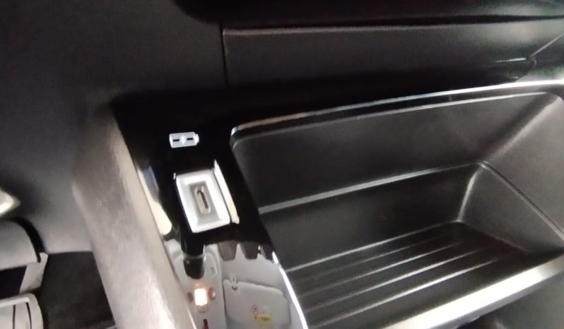 Peugeot e-208 completo