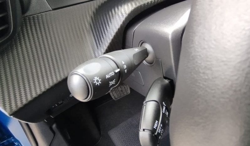 Peugeot e-208 completo