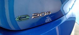 Peugeot e-208 completo