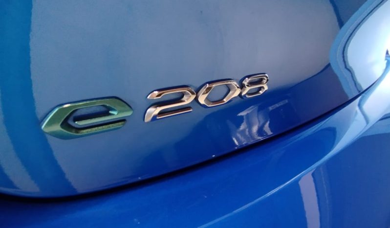 Peugeot e-208 completo