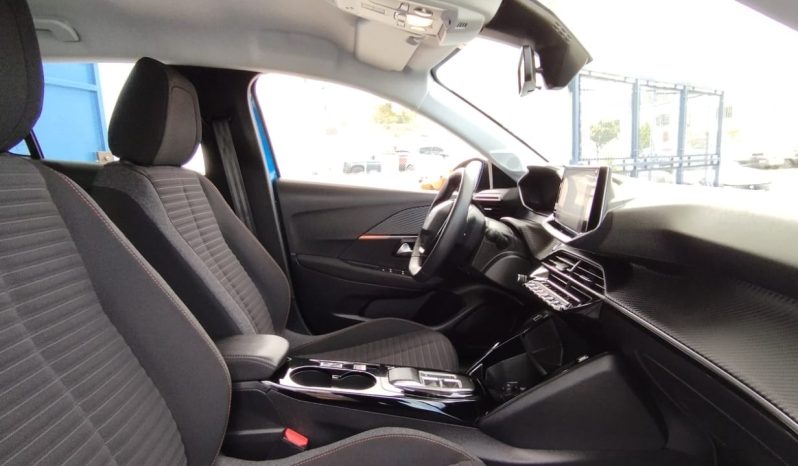 Peugeot e-208 completo