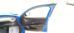 Peugeot e-208 completo