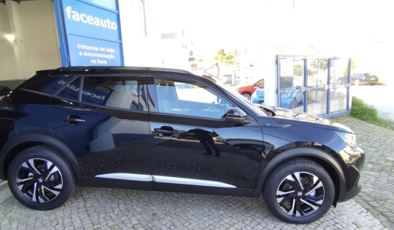 Peugeot e-2008 completo