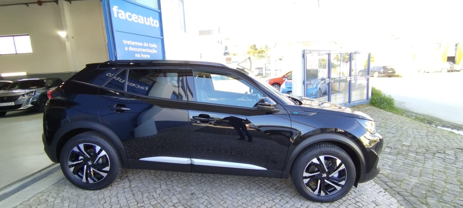 Peugeot e-2008