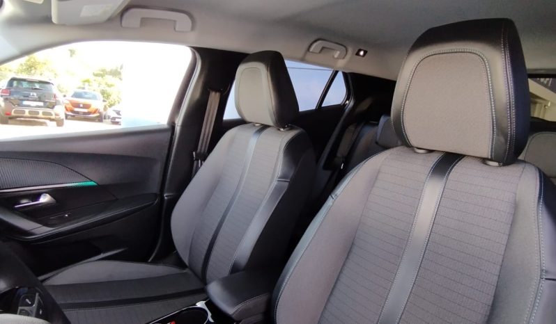Peugeot e-2008 completo