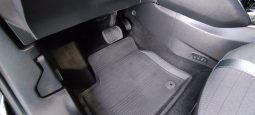 Peugeot e-2008 completo