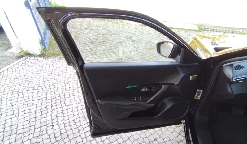 Peugeot e-2008 completo