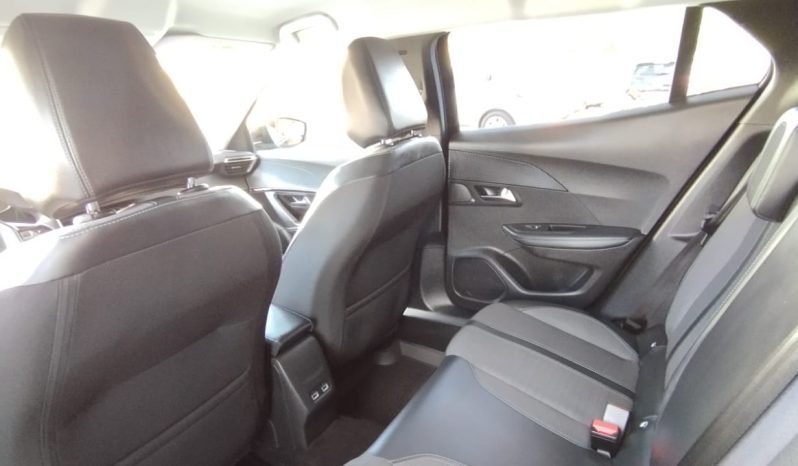 Peugeot e-2008 completo
