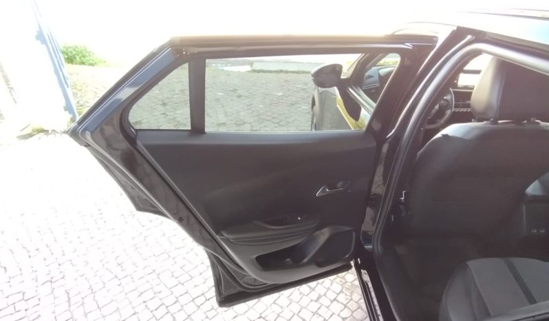 Peugeot e-2008 completo