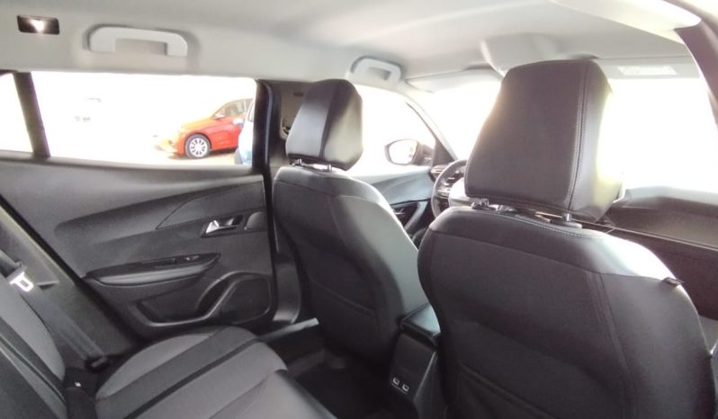 Peugeot e-2008 completo