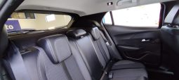 Peugeot e-2008 completo