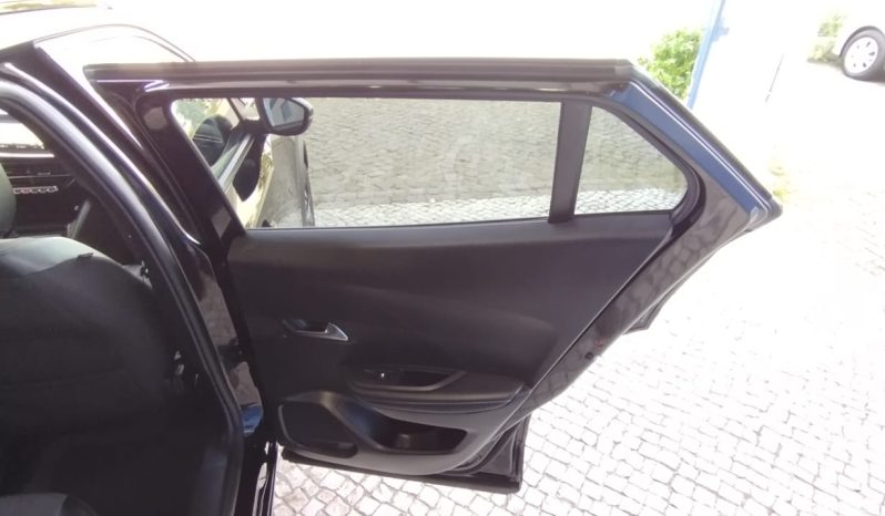 Peugeot e-2008 completo