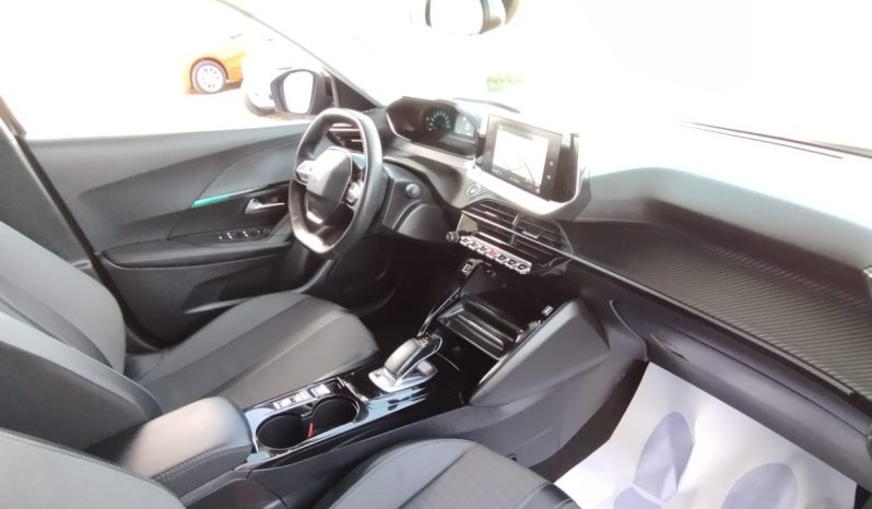 Peugeot e-2008 completo