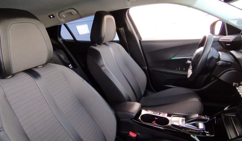 Peugeot e-2008 completo