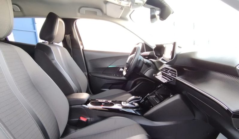 Peugeot e-2008 completo