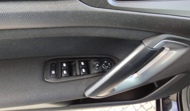 Peugeot 308 completo