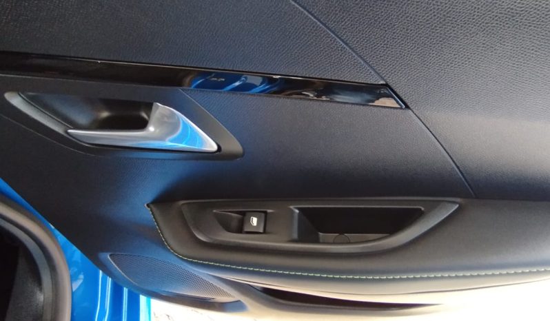 Peugeot e-208 GTLine completo