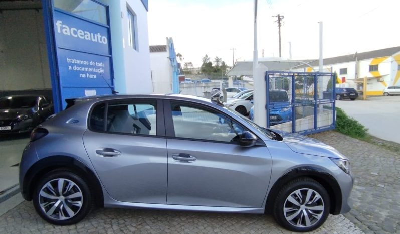 Peugeot e-208 completo