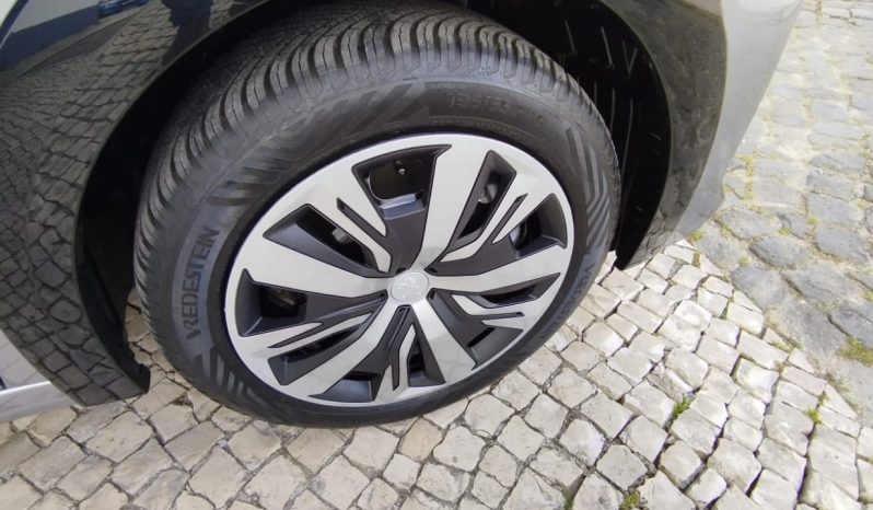 Peugeot e-208 completo