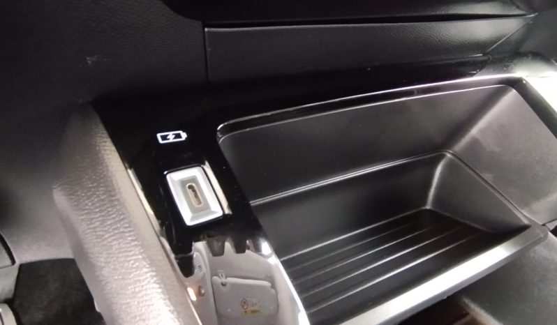 Peugeot e-208 completo