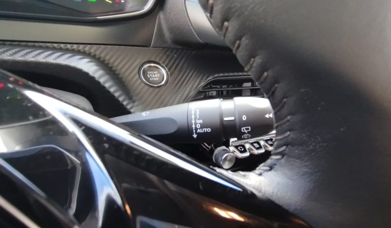 Peugeot e-208 completo