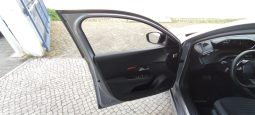 Peugeot e-208 completo
