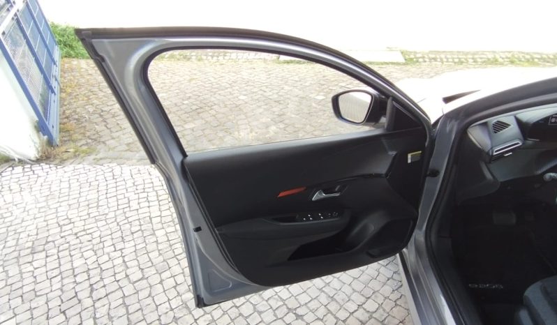 Peugeot e-208 completo