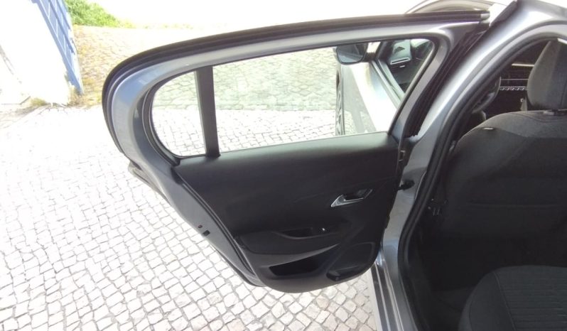 Peugeot e-208 completo