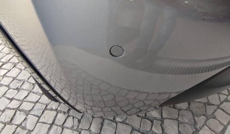 Peugeot e-208 completo